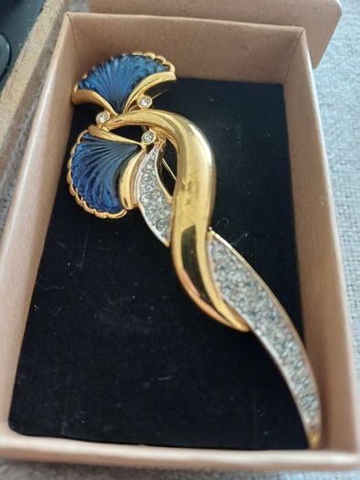 Vintage Brooches