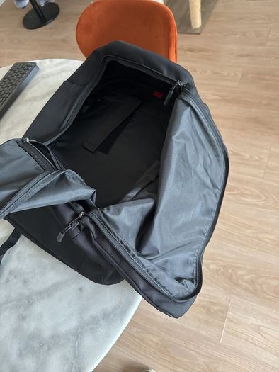 Tomtoc 40l backpack black