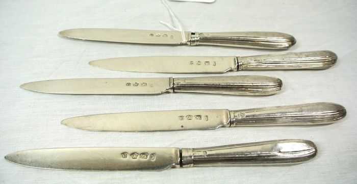 Robert Trickett, C.1775. Sterling Silver George III. 5 knives, 1775, 20cm, 240g