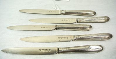 Robert Trickett, C.1775. Sterling Silver George III. 5 knives, 1775, 20cm, 240g
