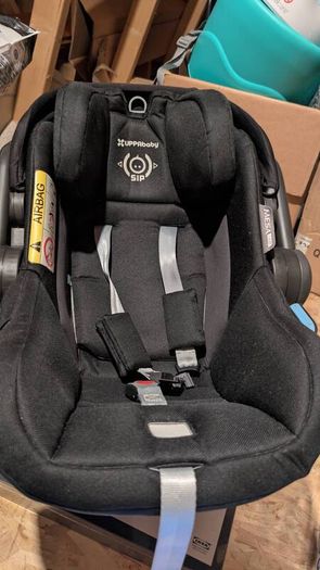 Travel system uppa baby vista, stroller, bassonet plus car seat and base