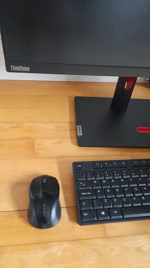 Lenovo 24" Monitor with wireless keyboard & Mouse