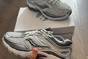 Saucony Pro Grid Omni 9