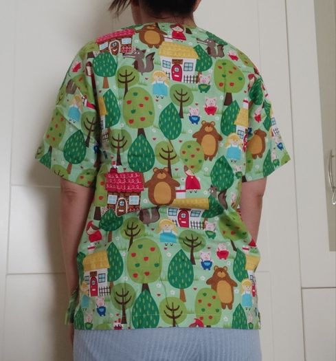 scrub suit for children's nurses