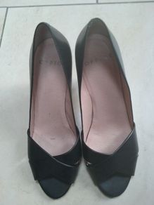 Black Office leather heels size 5