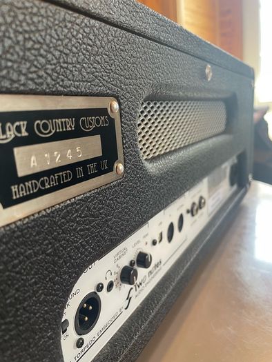 Laney LA Studio.