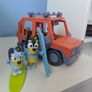 Bluey's car with two figures Image 2