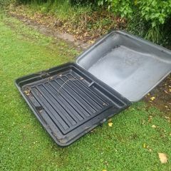 Roof box