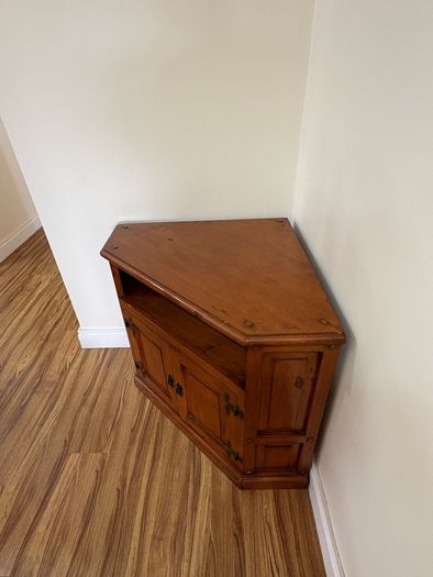 Corner Unit / TV Stand
