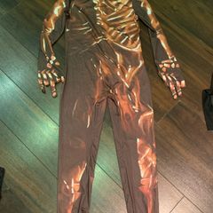 Halloween costume/skeleton