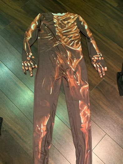 Halloween costume/skeleton