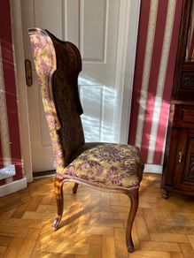 Hall chair