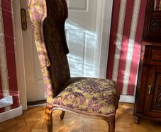 Hall chair