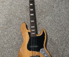 Freya vintage style bass