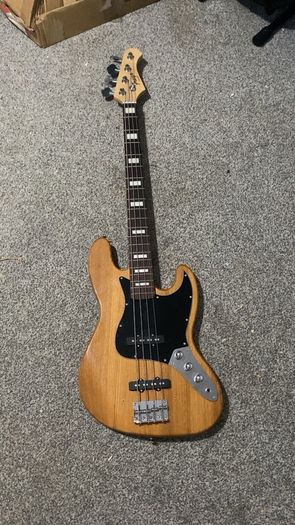 Freya vintage style bass