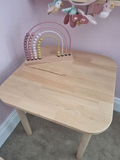 kids table and chair