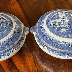 Pr. Willow Pattern Vegetable Tureens, made in ARKLOW