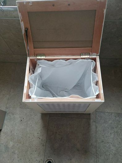 Solid wood storage box