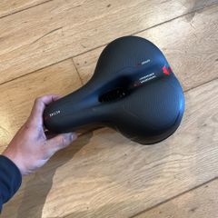 Comfortable wide Saddle (gel and ventilated)