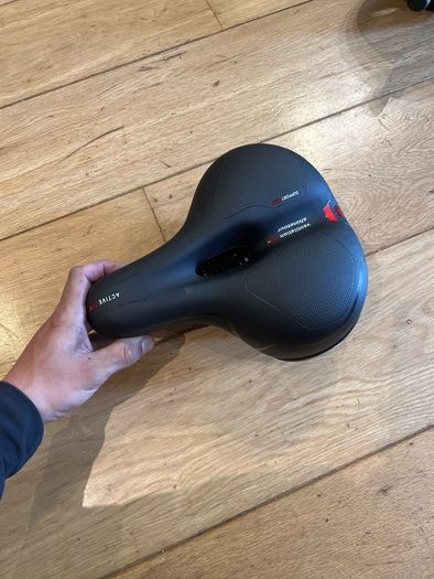 Comfortable wide Saddle (gel and ventilated)