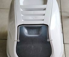 Fully enclosed cat litter toilet with filter full of clean hi grade litter. Product never used