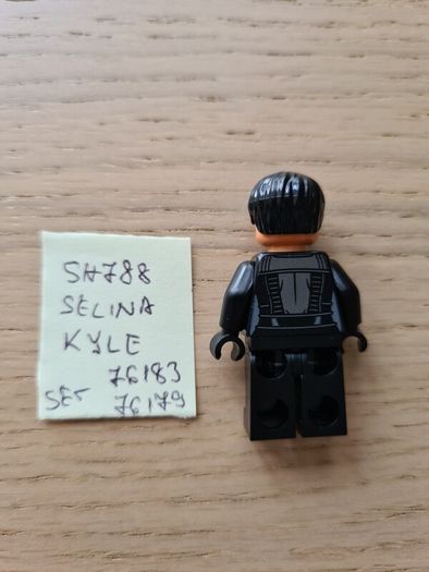 lego sh788 selina kyle, set 76183, 76179