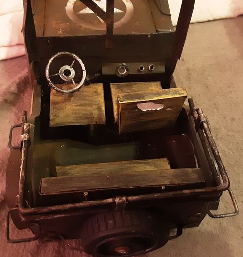 Nice metal rustic looking jeep