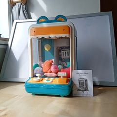 Kids mini claw machine