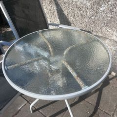 Garden table and chairs for free