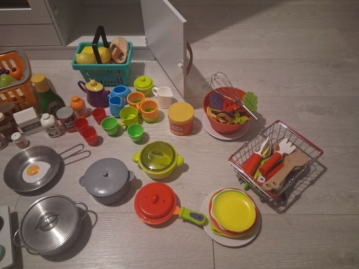 Little Chef Modern Deluxe Wooden Kitchen and Breakfast Bar