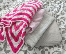 baby blankets and pregnancy pillow