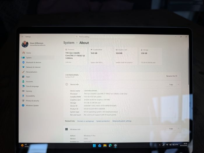 Microsoft Surface Pro 8 i7 Like New