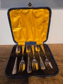 Vintage Set Cake Forks Original Box
