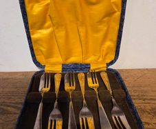 Vintage Set Cake Forks Original Box