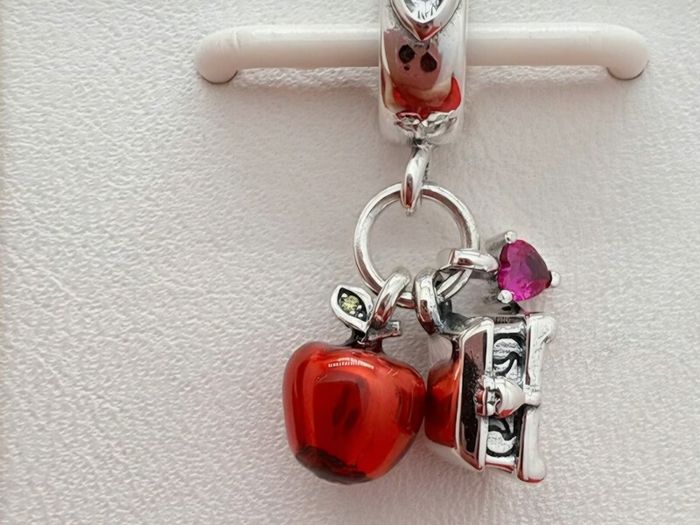 Pandora Disney Snow White apple and heart dangle charm