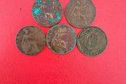 5 British Halfpennies 1915/17/24/27/38