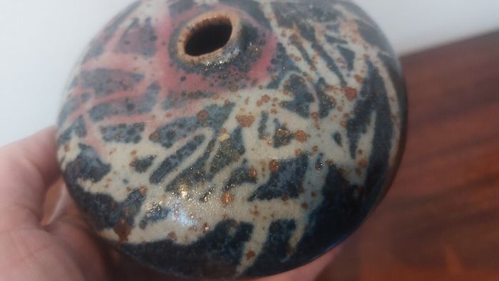 Fabulous Vintage Small Hand-Thrown Art Pottery Pebble Shaped Vase with Lovely Abstract Glaze Pattern in Blacks, Whites, Pinky-Red with Gold Flakes, Hand Made, But Unknown Maker, Circa 1975