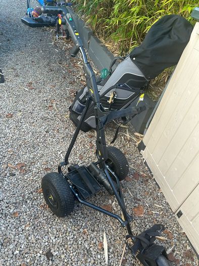 Folding Electric Golf Caddy/Trolley & Clubs & Accessories