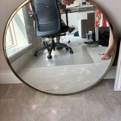 Round mirror