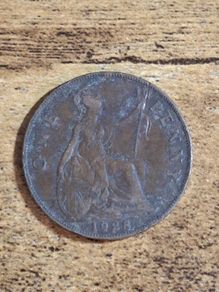 Great Britain UK 1928 One Penny George V Coin - free standard postage
