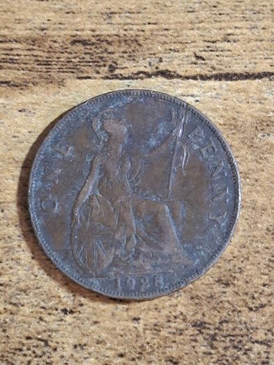 Great Britain UK 1928 One Penny George V Coin - free standard postage