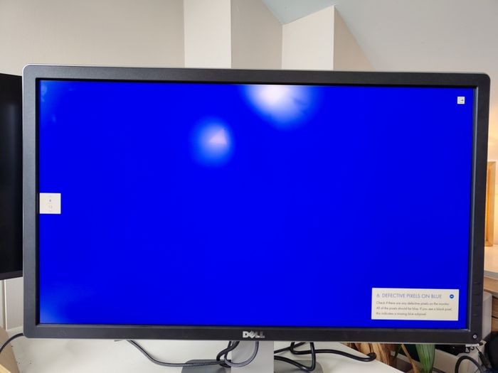 Dell P2715Q