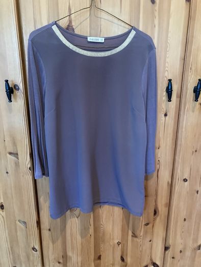 Gallery grey & gold top