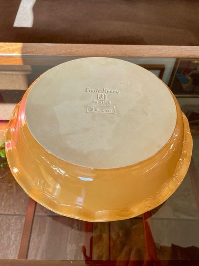 Emile Henry Beautiful Yellow Ruffled Pie Pan Made in France