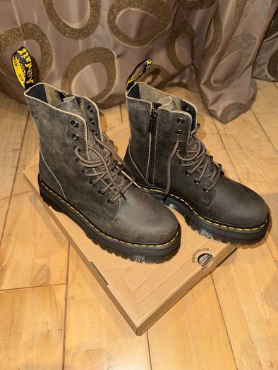 Jadon platform Dr Marten boots