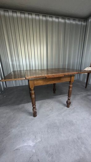 Vintage Oak Extendable Table + 4 Matching Chairs
