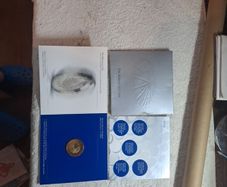Millenium Dome 5 pound coin in presentation case