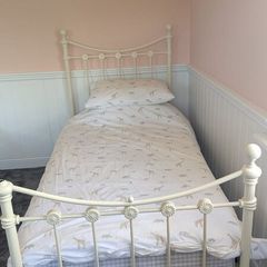 Metal frame single beds
