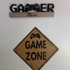 Gamer signs metal