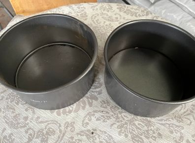 2 New 7 inch Loose Bottom Cake Tins